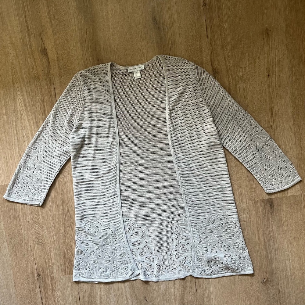 Christopher & banks crème cardigan size medium